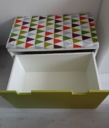 Ławka z pojemnikiem na zabawki,ikea stuva+poduszka