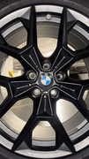 Nowe zimowe opony Pirelli z felgami BMW 5 M Performance od dealera