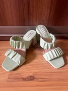 Seledynowe klapki STRADIVARIUS roz. 39