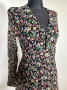 Sukienka American Vintage kwiaty S taliowana boho 36 z dekoltem czarna