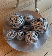 Srebrne kule dekoracja na stół