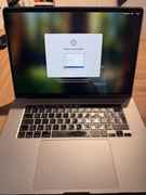 Apple MacBook Pro 2019 ekran 19 cali