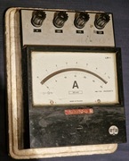 Stary miernik wskazówkowy - amperomierz
