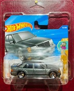 Hot Wheels Mainline 2025 - Mercedes-Benz 500 E + Protektor