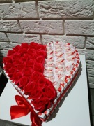 Box Kinder serce z róż mydlanych i Rafaello 