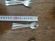 8 małych łyżeczek deserowych