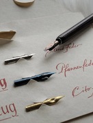 Zestaw stalówek do kaligrafii z drewnianą obsadką