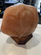 Lampa z bryły soli himalajskiej 