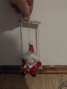 Klaun figurka  "na huśtawce 