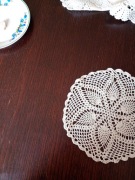 Serwetka ecru na szydełku 26 cm