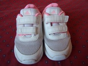 Lekkie buty sportowe dziewczynka 24 Adidas