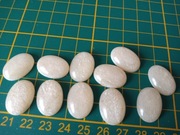 Kaboszon akrylowy -perłowy  1 cm 11szt 