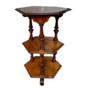 Etażerka, półka drewniana w stylu eklektycznym.