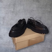 Czarne półbuty na platformie