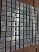 Mozaika szklana 30x30cm mix kolorów szarych z zielonymi kostkami brokat