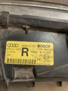 Lampa przód prawy Adi a 4 b5