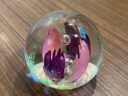 Śliczna szklana kula ozdoba przycisk do papieru 