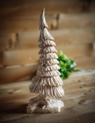 Choinka z drewna – ręcznie rzeźbiona ozdoba świąteczna