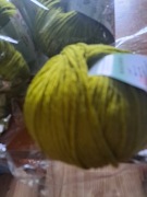 Wełna średnio gruba kolor pistacja 300g wełna 100%