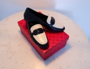 Nowe, oryginalne loafery Tory Burch