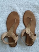 Skórzane beżowe brązowe eleganckie buty sandały japonki Tamaris 41