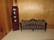 kolekcjonerskie mebelki dla lalek, kanapa kredens i naczynia