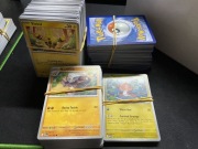 150 kart pokemon TCG + gratis