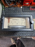 Precyzyjny regulator i wskaźnik temperatury i stężenia gazu 1982r