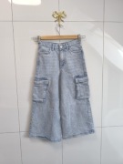 Jeansowe spodnie Sinsay 116 cm kieszenie cargo