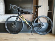 Stan idealny rower szosowy TREK Domane AL 2 AL2 DISC rozmiar 58 gravel