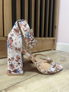 Sandały na słupku DeeZee rozm 40