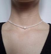 Delikatny naszyjnik choker z koralików i perły słodkowodnej na co dzień 