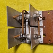 MOSTEK PROSTOWNICZY NA RADIATORACH 10A/500V