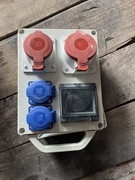 Erbetka, rozdzielnia prądowa z zabezpieczeniem