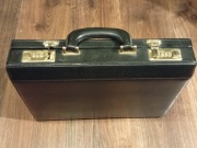 Neseser, dyplomatka biznesowa z zamkami szyfrowymi z okresu PRL lata 90 