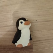 Porcelanowa figurka pingwina