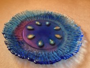 Ręcznie wykonany talerzyk z żywicy epoksydowej.