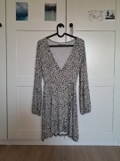 Śliczna sukienka w drobne kwiatki, Pull&Bear