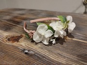 Opaska kwiatowa satynowa dla dziewczynki wiosna