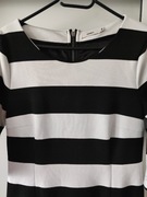 Dranella S 36 sukienka ołówkowa paski czarno biała biało czarna 