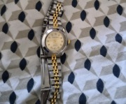 Damski zegar Jaclyn Smith od firmy Quartz 26mm