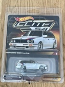 Hot Wheels elite 64 1990 BMW 318i TOURING HNJ60 premium + PROTEKTOR