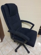 Fotel biurowy czarny welur