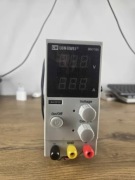 ZASILACZ LABORATORYJNY LONGWEI LW-K3010D 30v/10A + AKCESORIA