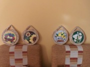 ladny  kpl- ceramika kwiaty na podkladzie-kuchnia