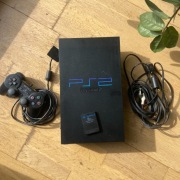 Konsola Sony PlayStation 2 FAT (SCPH-39003) Pad Karta 8MB Kable Zestaw