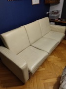 Kanapa z funkcją spania w kolorze kremowym