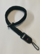 Pasek na nadgarstek paracord do aparatu, telefonu czarny z karabińczykiem