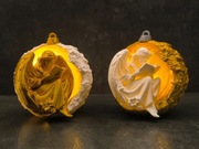 "Ozdobna Podświetlana Bombka z czytającym ANIOŁKIEM"