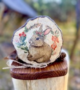 Decoupage na hubie - „zając w wianku”